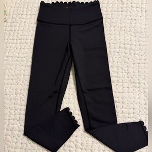 IVL scallop leggings